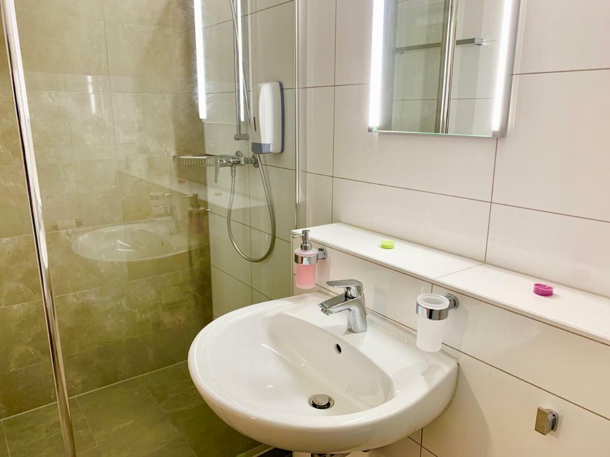 Hotel Adore Romanel-sur-Morges Kültér fotó